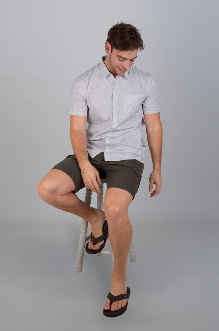 Biota - Mens Button Up Lizzard apparel